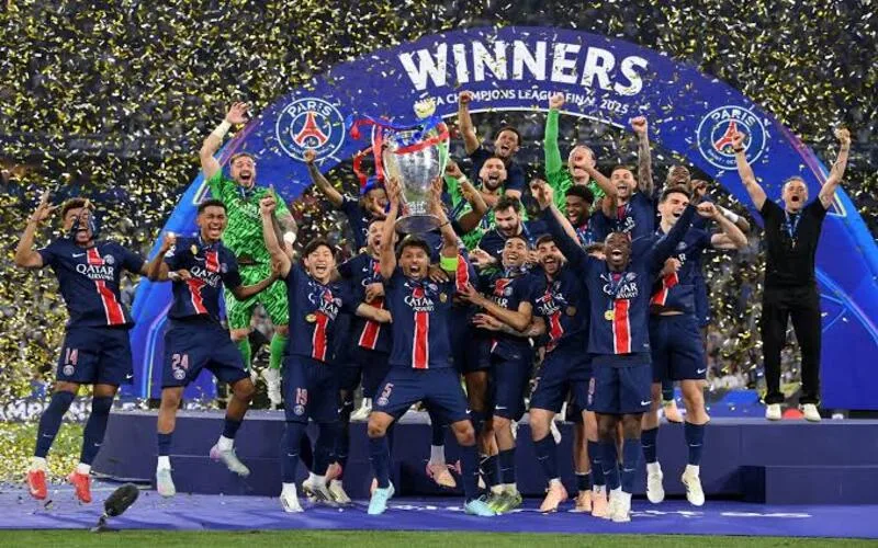 cau lac bo bong da paris saint germain thanh tich tai ligue 1 va champions league
