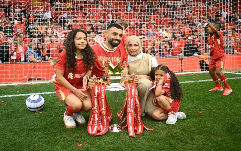 vo mohamed salah la ai chuyen tinh cua ngoi sao bong da ai cap